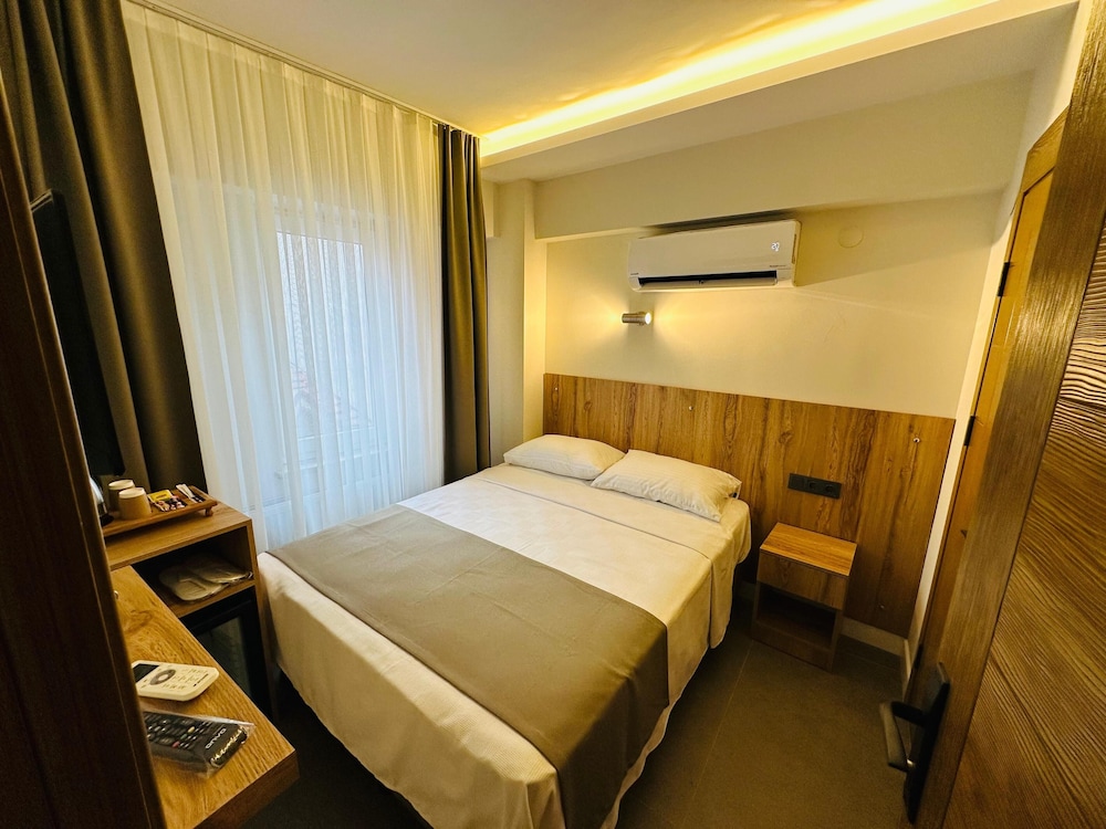 Economy Double Room, City View photo 1