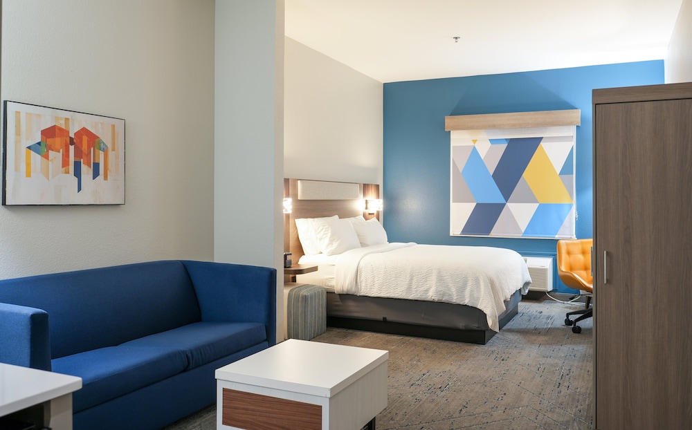 Suite, 1 King Bed, Accessible (Mobility Tub) - Photo 2
