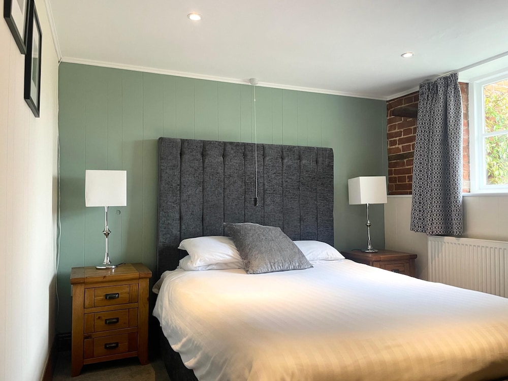 Standard Double Room, Ensuite - Photo 1