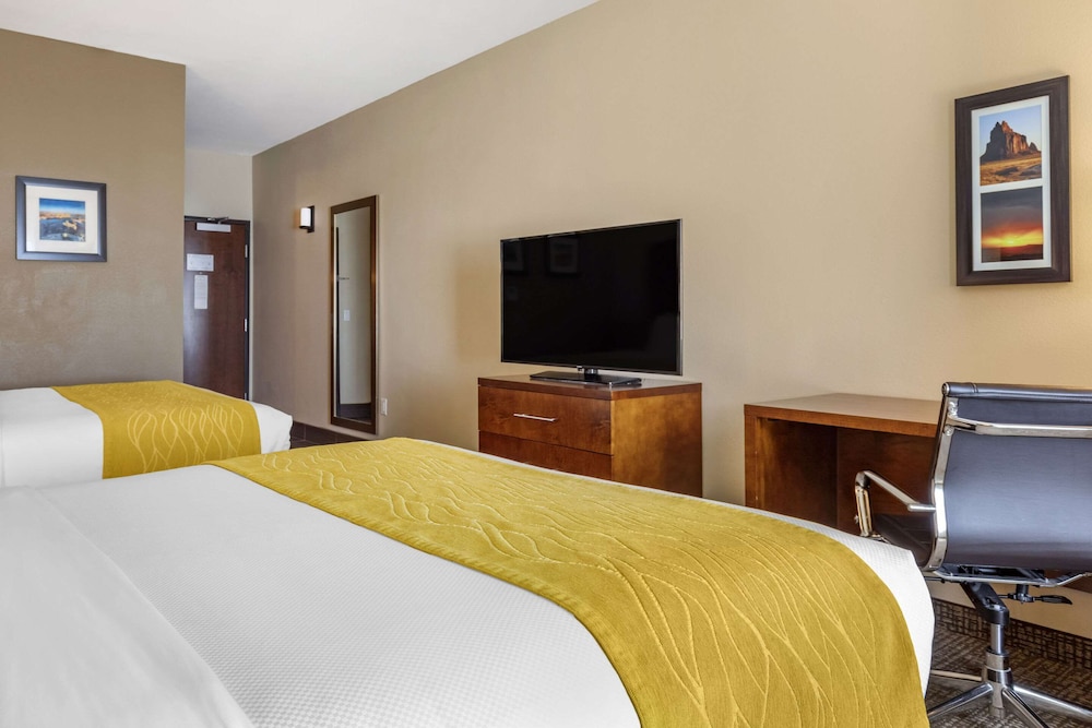 Suite, Multiple Beds, Non Smoking photo 3