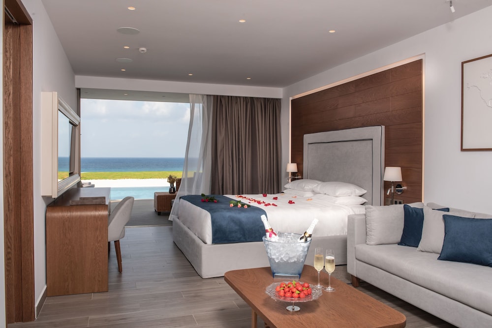 Honeymoon Suite with Private Pool Soul Sauna and Gym