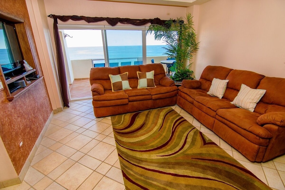 Condo, 2 Bedrooms