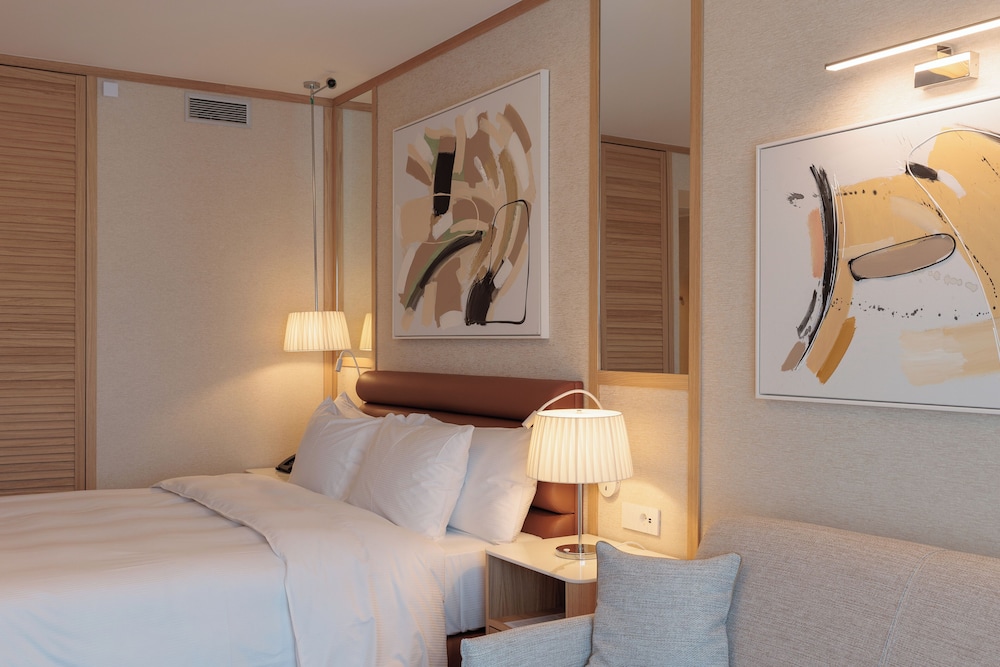 Deluxe Room, 1 King Bed, Connecting Rooms