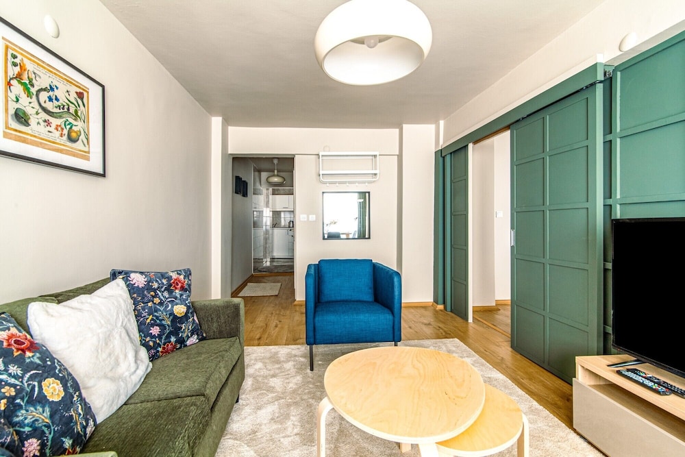Apartment photo 2