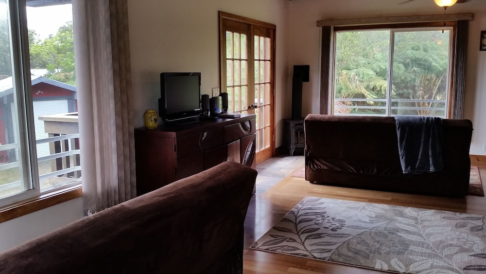 Luxury Studio Suite, 1 Bedroom, Jetted Tub, Garden View (Ohia Ranch Retreat) photo 2
