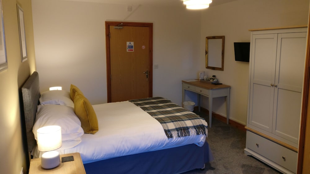 Double or Twin Room, Ensuite photo 3