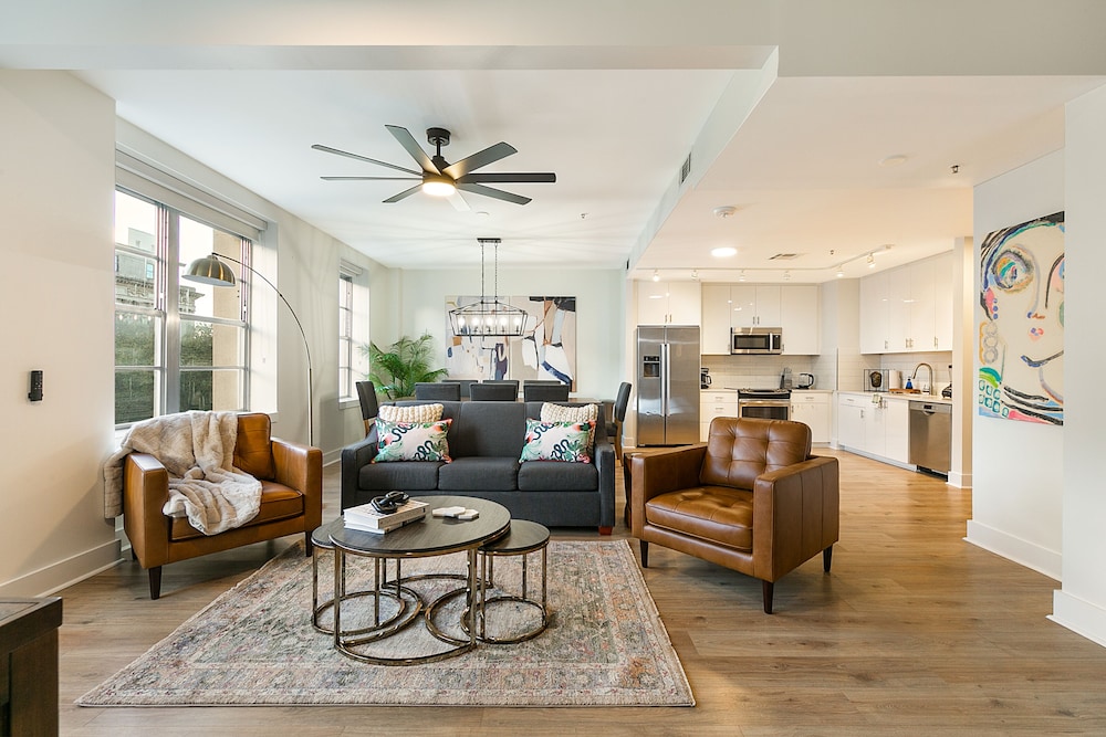 Comfort Condo, 4 Bedrooms, 2 Bathrooms