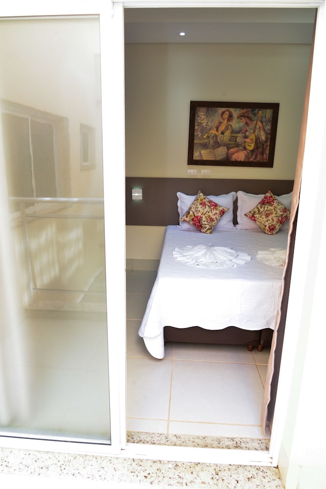 Superior Suite, 1 Queen Bed, Non Smoking photo 2