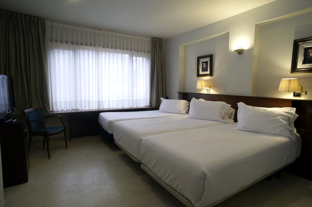 Triple Room (With extra bed) - Photo 4