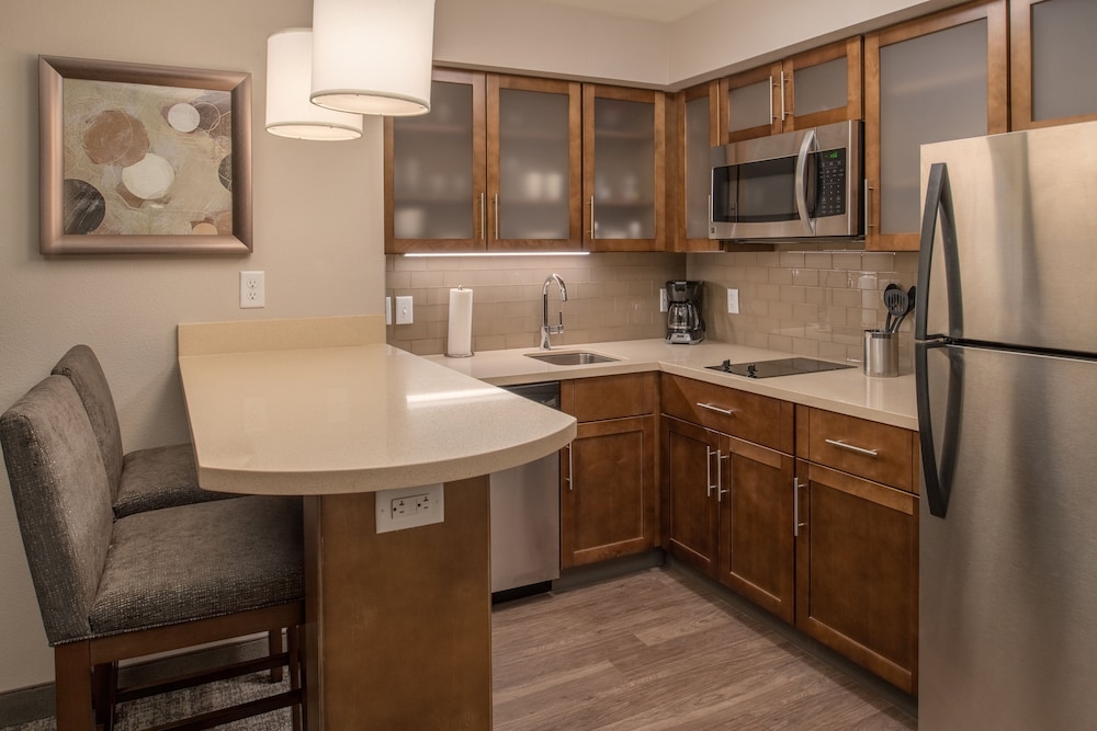 Suite, 1 Bedroom, Accessible, Kitchen (Communications) - Photo 2