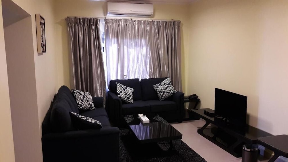 Basic Apartment photo 3