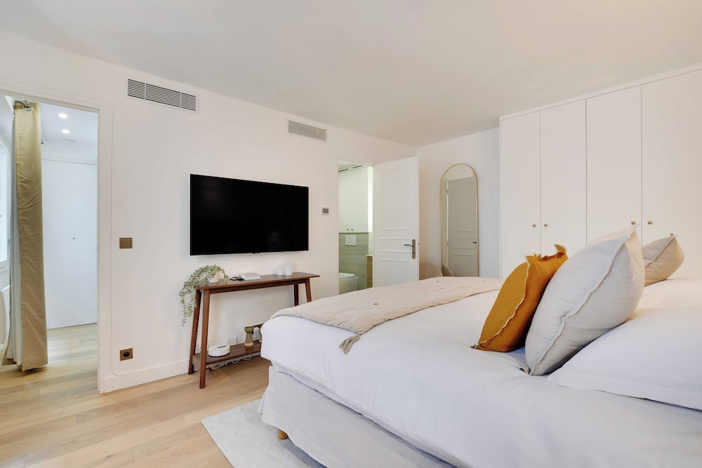 Apartment photo 1