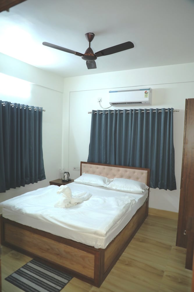 Deluxe Service Apartments with Balcony