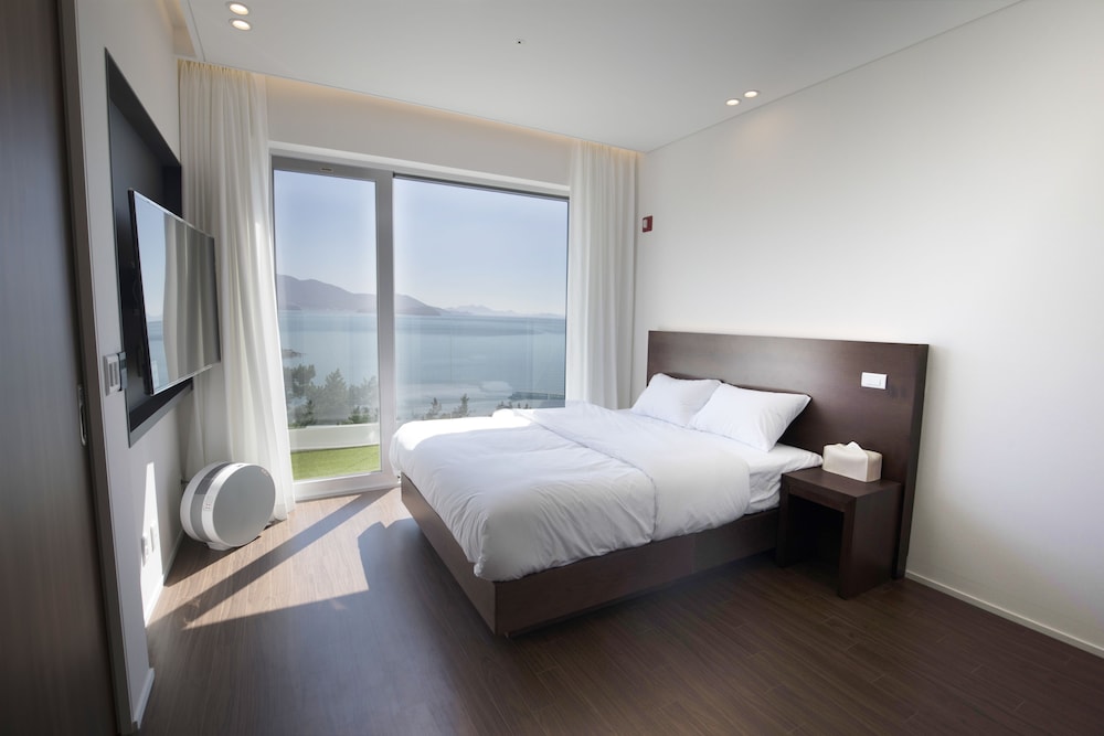 Cove Suite Terrace Ocean View