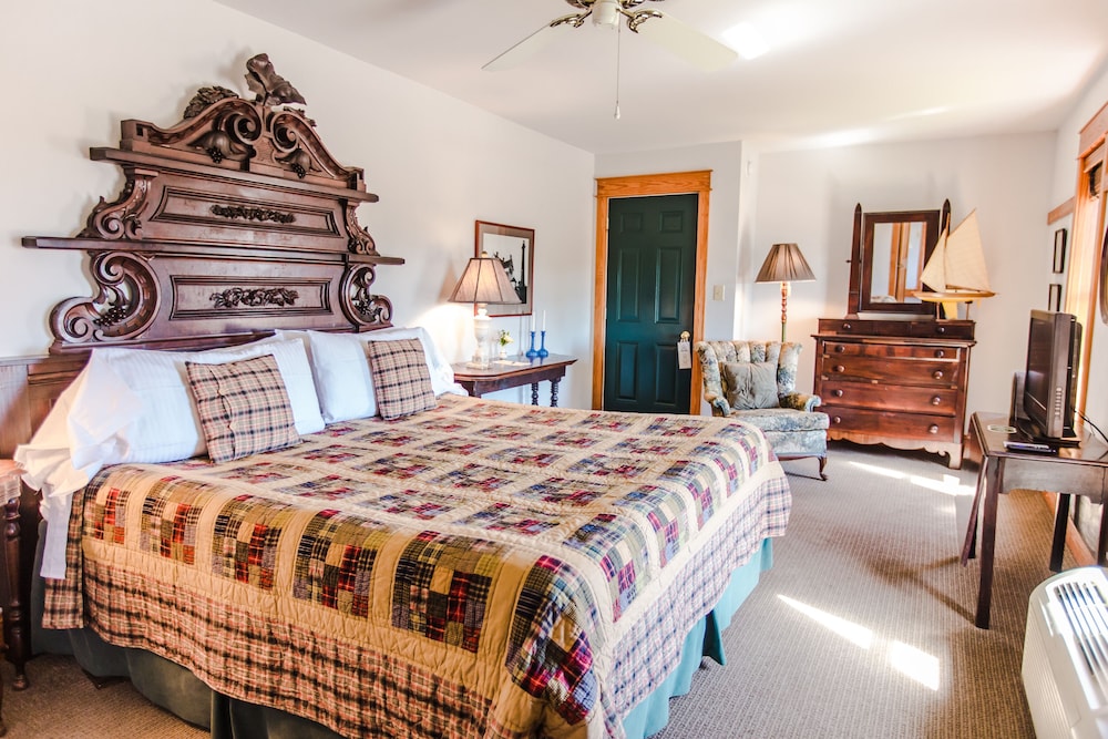 Family Suite, Multiple Bedrooms, Private Bathroom, Bay View