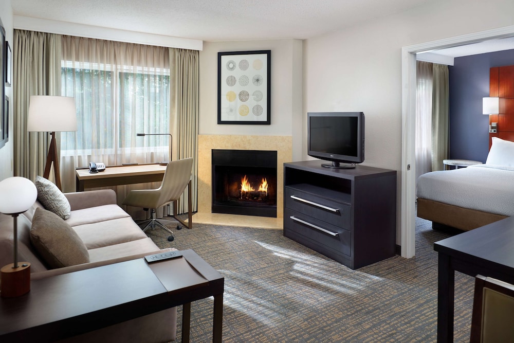 Suite, Multiple Beds, Balcony (Two Bedroom 2 Queens) photo 3