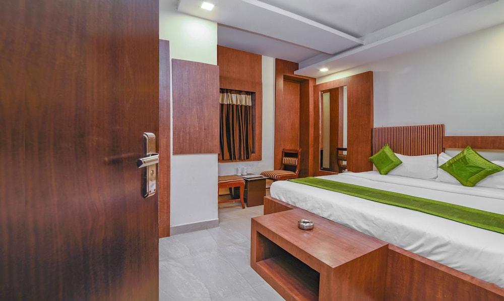 Business Double Room, City View photo 2