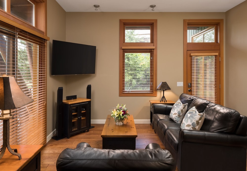 Two Bedroom Trout Lake Townhome photo 3