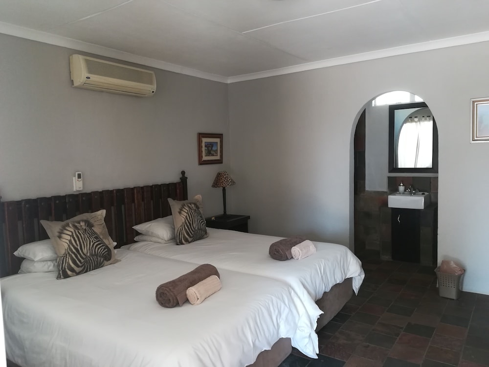 Standard Double or Twin Room photo 1