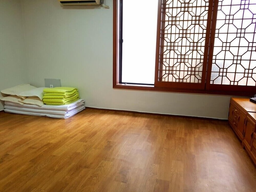 Family Room (Korean Ondol) photo 2