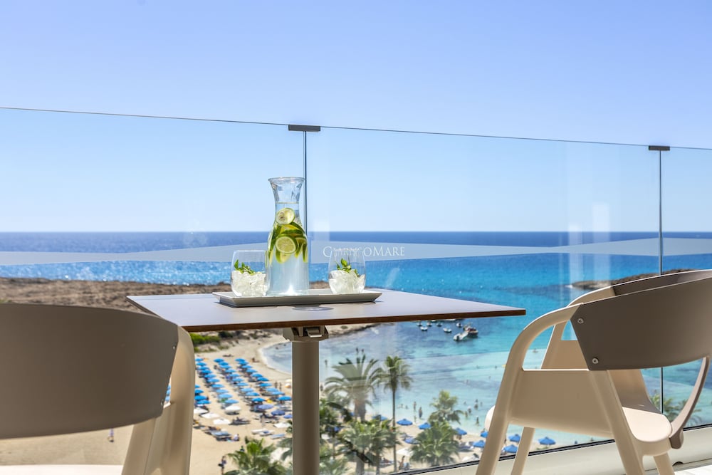 Deluxe Suite, 1 Bedroom, Balcony, Beach View (Front Sea View)