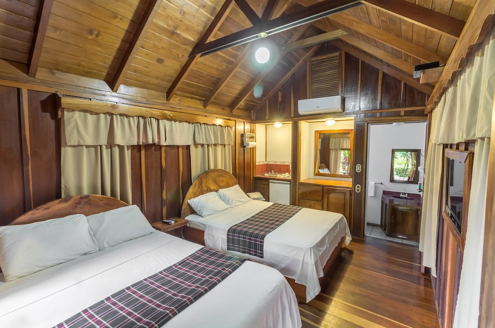 Bungalow, 2 Queen Beds, Terrace photo 2