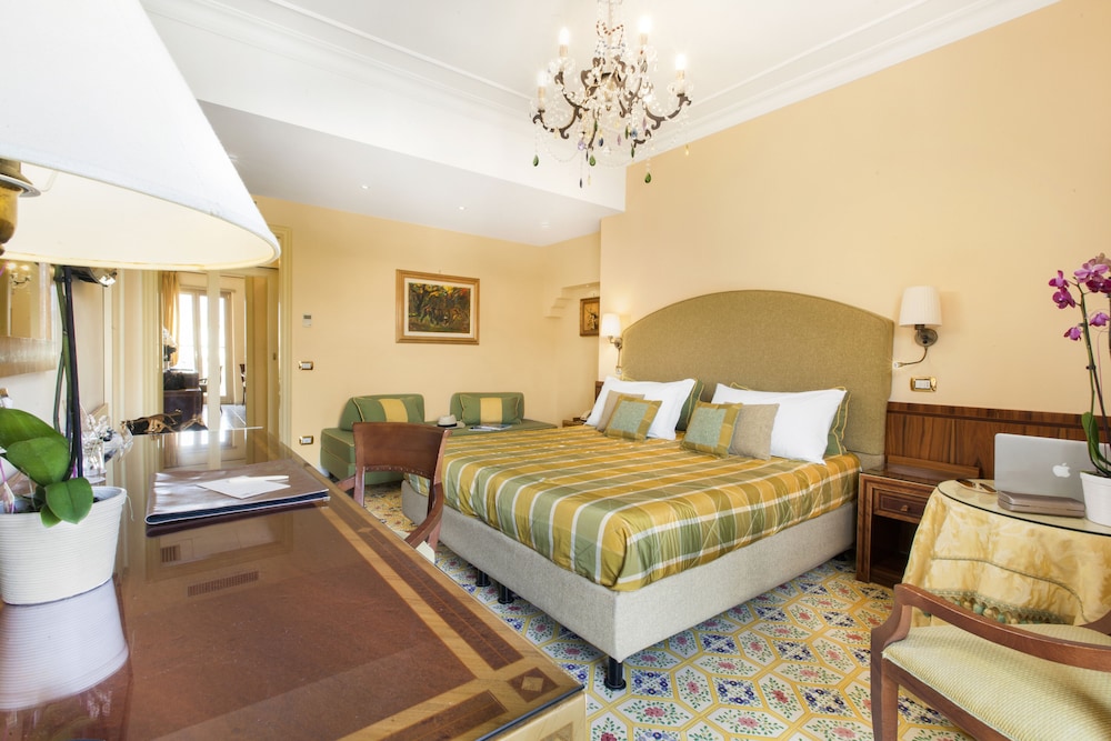 Deluxe Room, Balcony - Photo 6