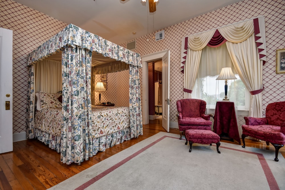 Suite (Flora Jane)