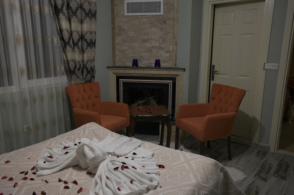 Deluxe Room, Fireplace