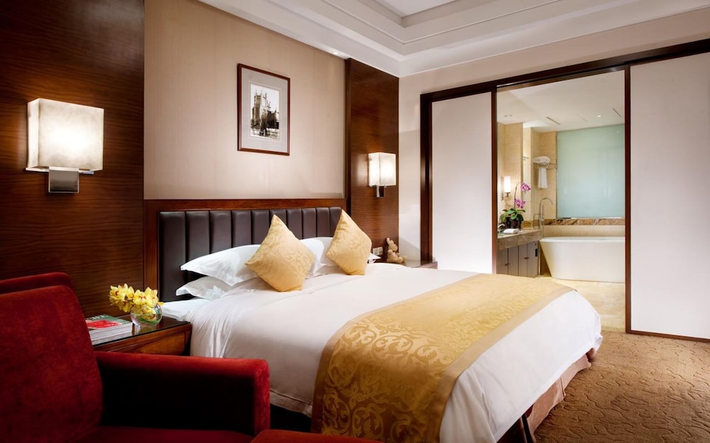 Deluxe Room - Photo 5