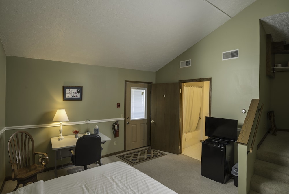 Lodge, 1 King Bed