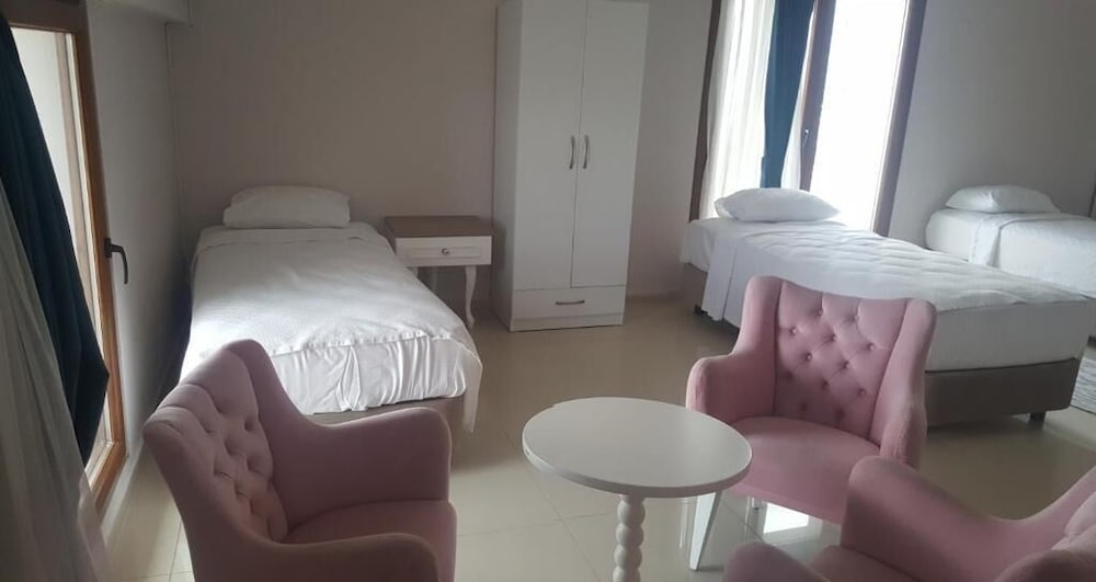 Triple Room, Smoking photo 1