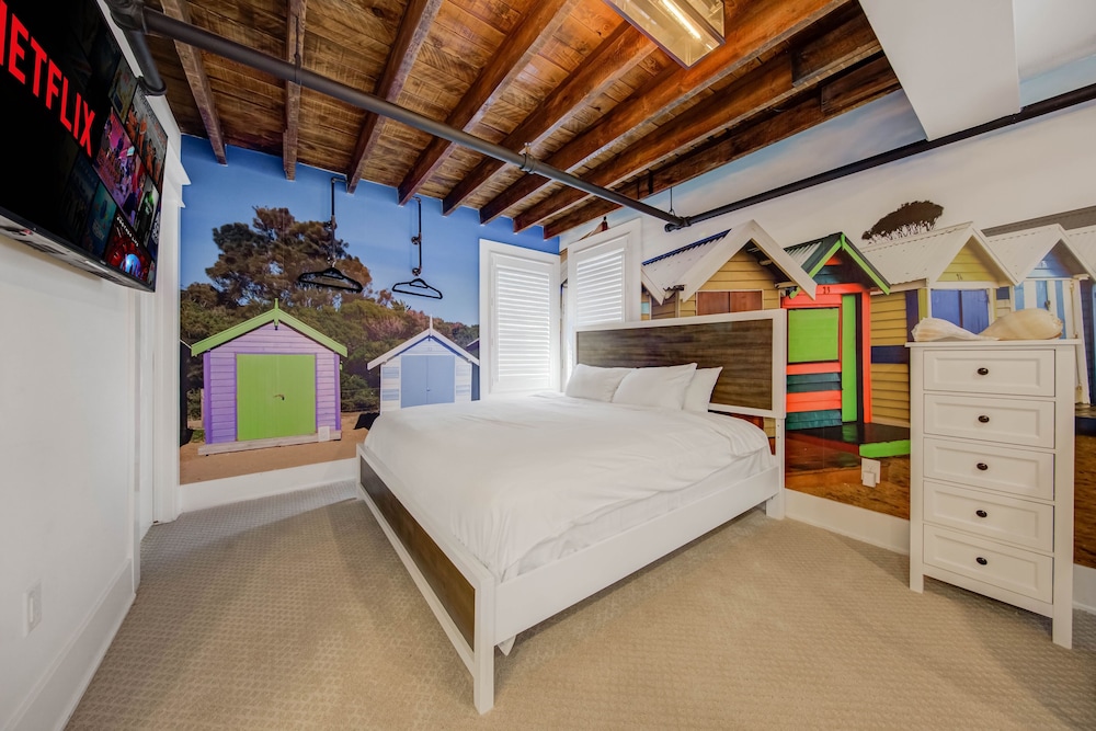 Comfort Studio, 1 King Bed, Non Smoking, City View