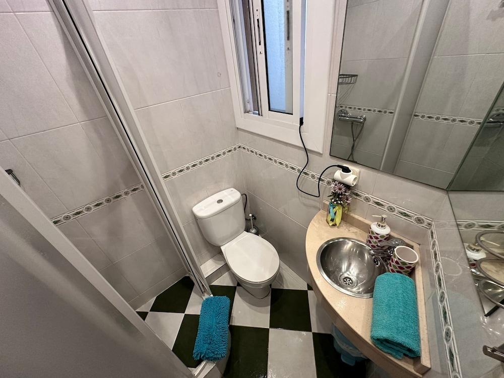 Standard Double Room, Shared Bathroom photo 2