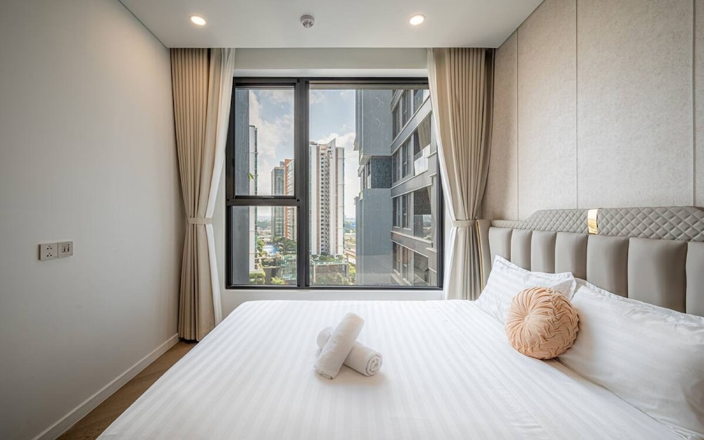 Family Suite, 3 Bedrooms, Club Lounge Access, City View photo 3