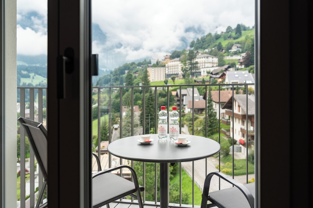 Luxury Apartment, 3 Bedrooms, Mountain View photo 3