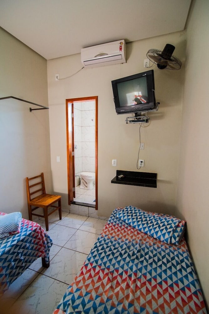 Economy Double Room, 2 Twin Beds photo 2