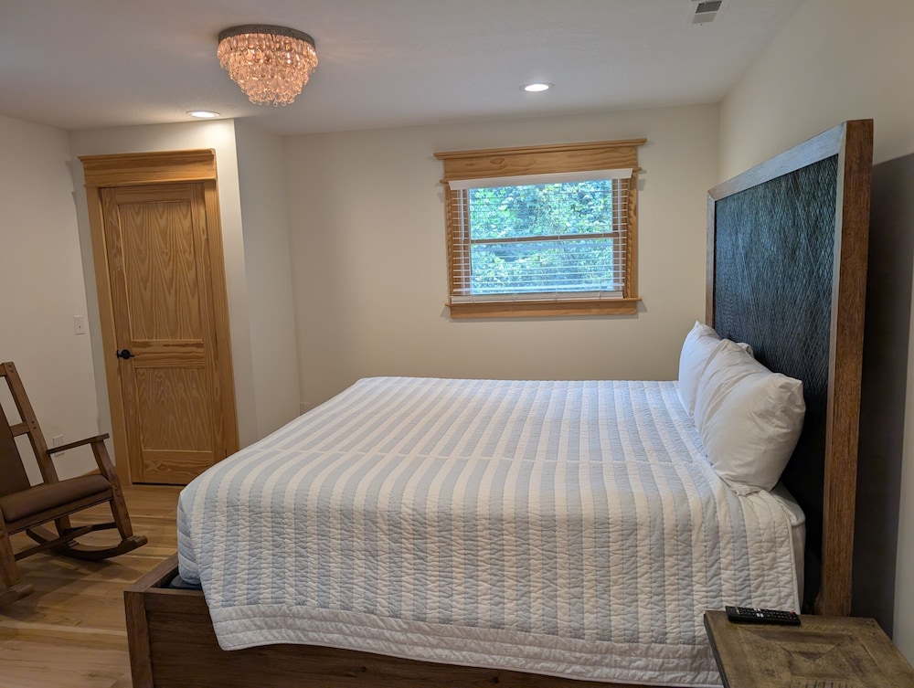 Exclusive Apartment, Ensuite (3-Bedroom Luxury Rental)