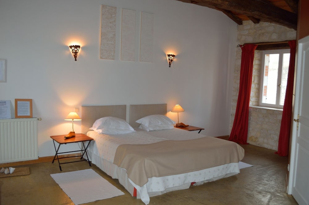 Superior Double Room, Private Bathroom, Pool View (SOLEIL) photo 3