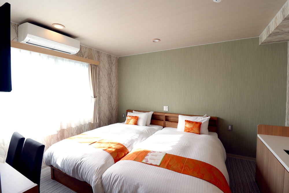One-Bedroom Suite - Photo 17