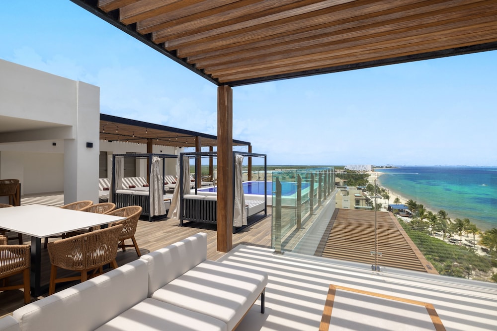 Luxury Sky Chairman Suite Two Bedroom Ocean Front Diamond Club - Photo 20