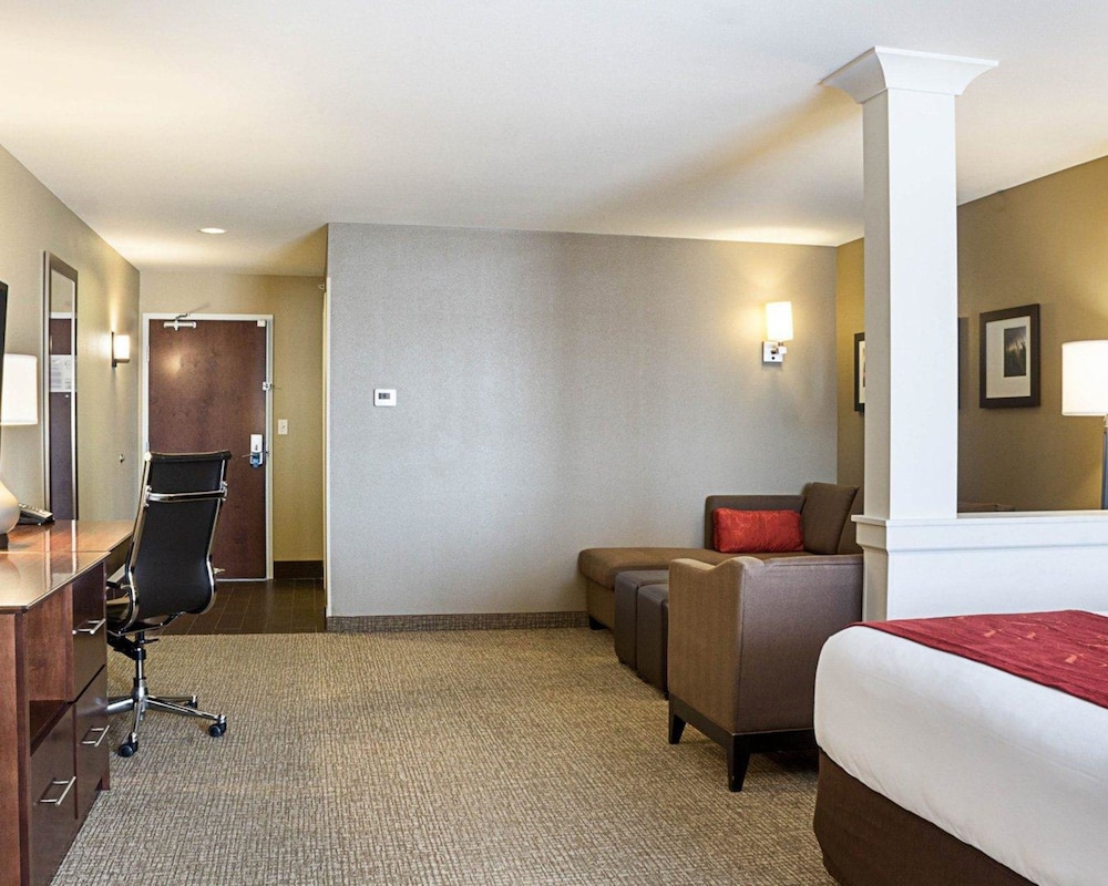 Suite, Multiple Beds, Non Smoking photo 3