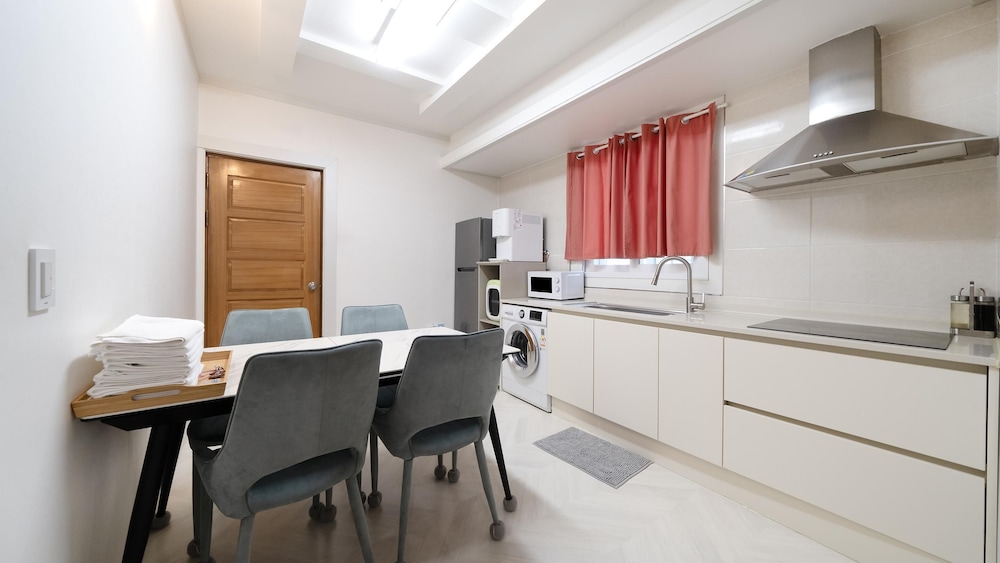 Basic Room, 1 Bedroom (202) - Photo 6