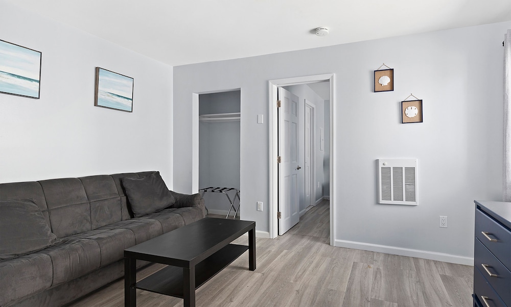 Cottage, 1 Bedroom (Living Room with Futon, Pet Friendly )