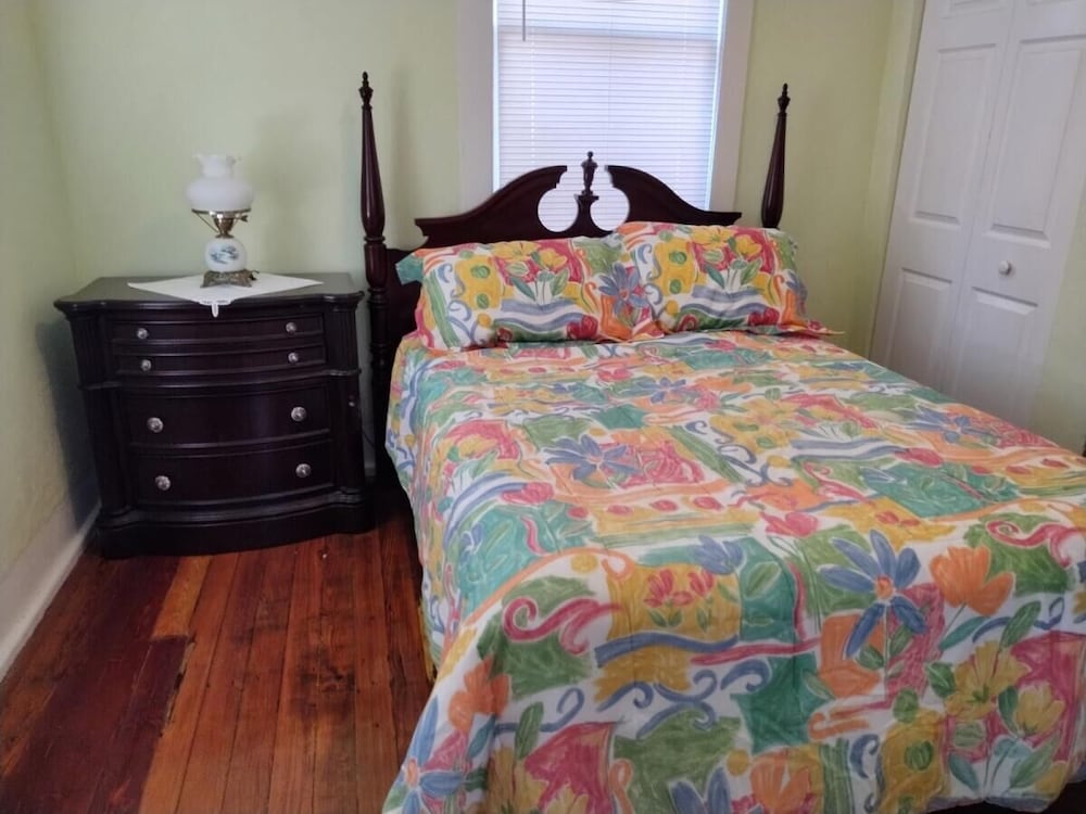 House (2 Bedrooms)
