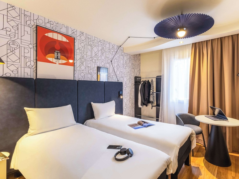 Standard Room, 2 Twin Beds - Photo 1