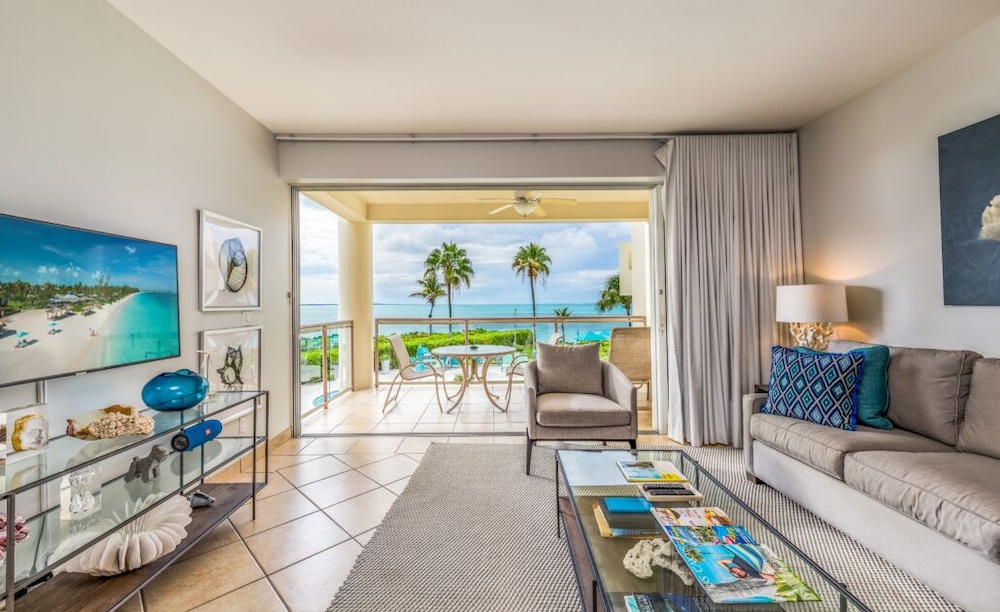 1-Bedroom Oceanfront (4201) photo 1