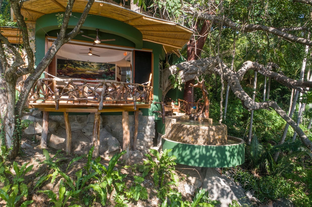 Jungle Love Nest-ocean View