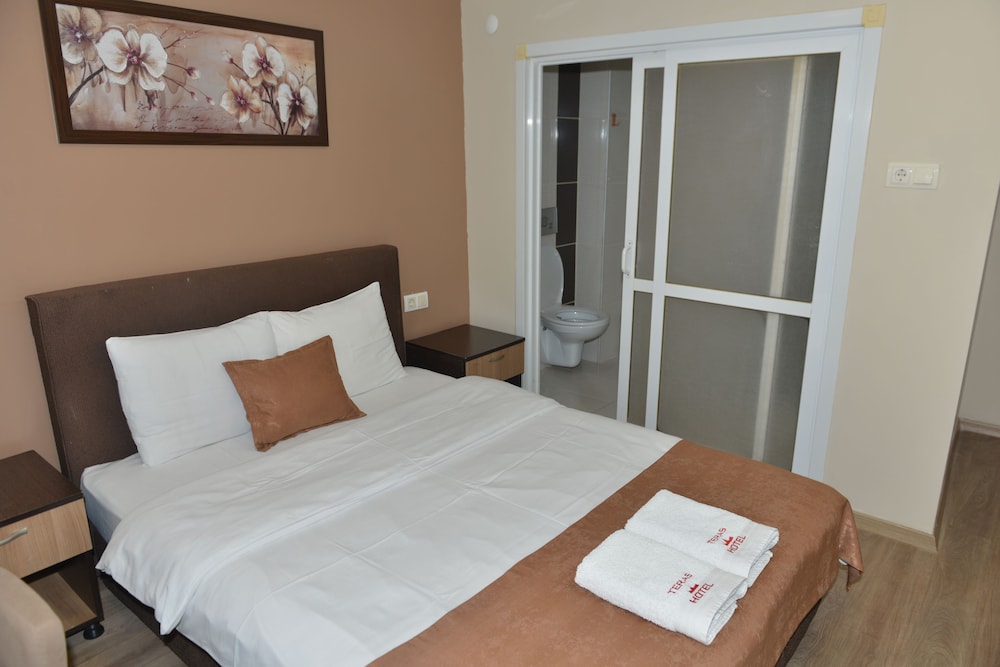 Deluxe Room, 1 Double Bed, Smoking, City View photo 2