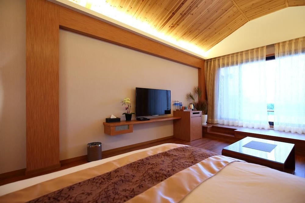 Quadruple Room, Lake View photo 2